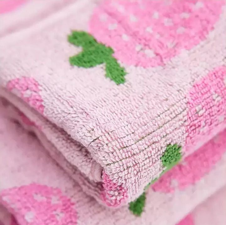 Strawberry Pattern Towels