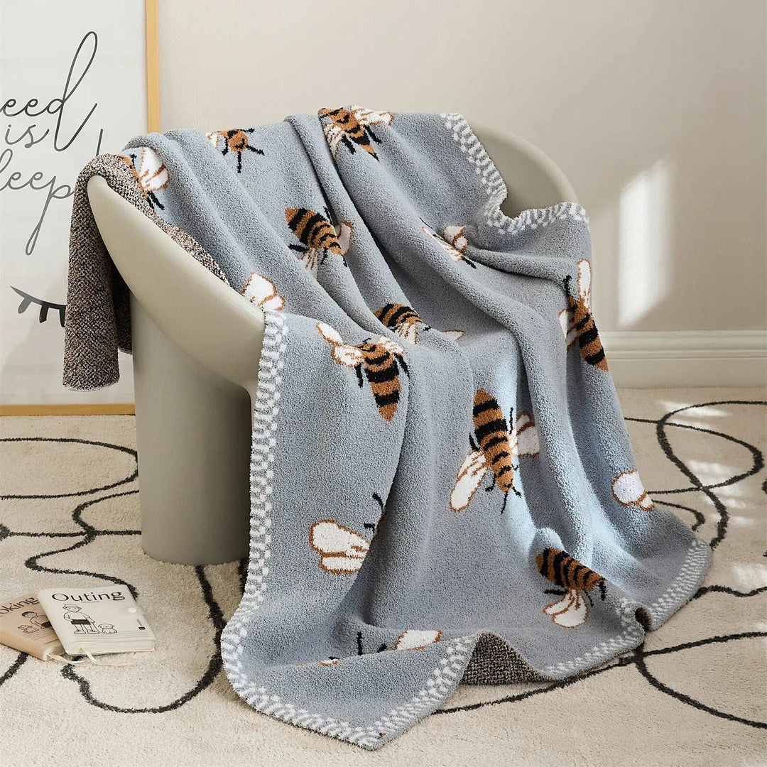 Bee Pattern Blanket + Pillows itsdecorszn