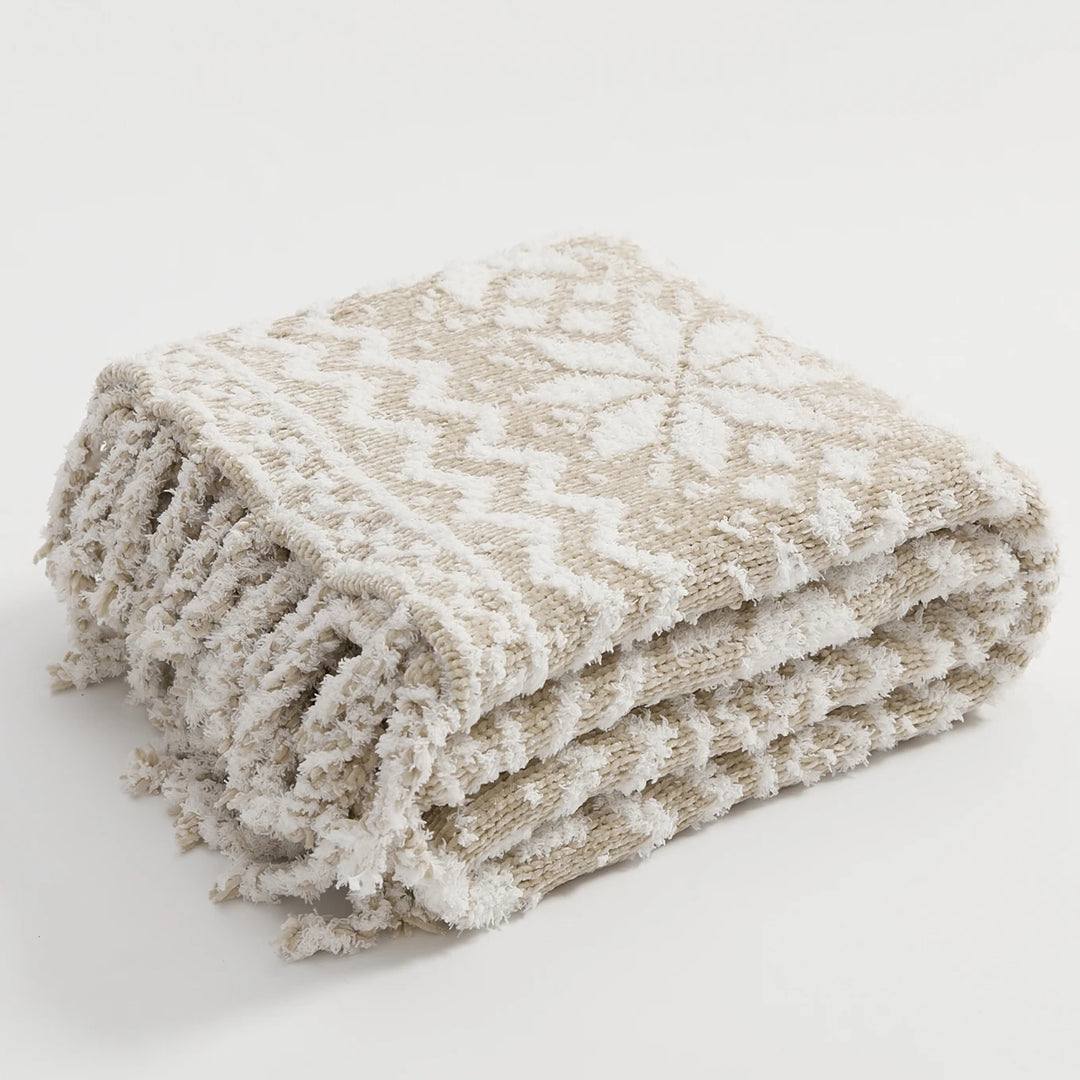 Winter Wonderland Knit Throw Blanket with Fringes