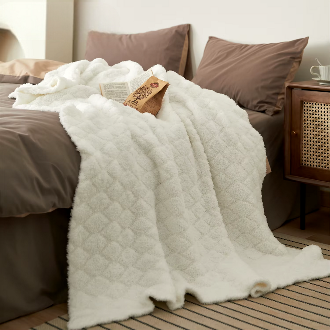 White Rhombus Pattern Blanket