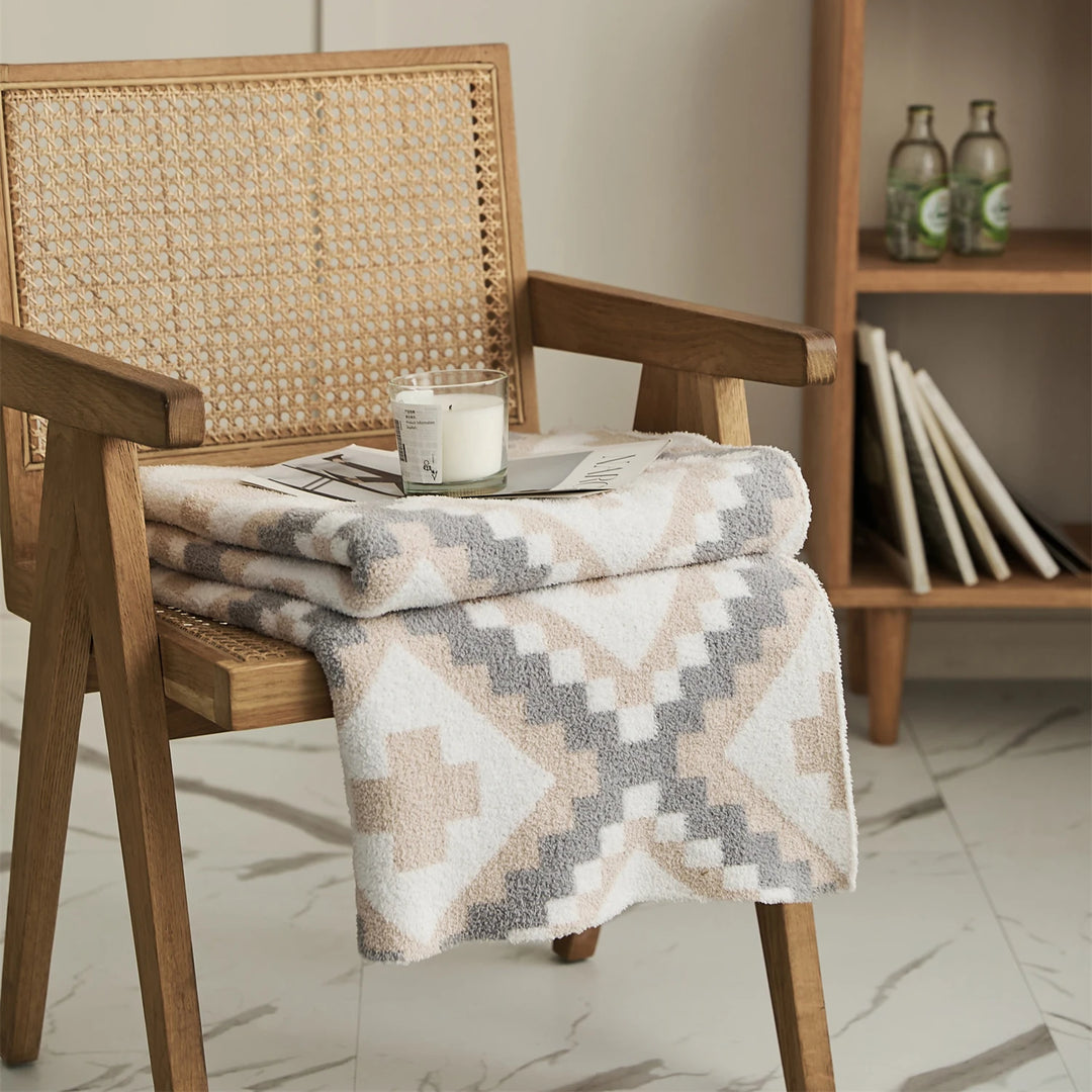 Geometric Quilt Blanket | Cozy Quilt Blanket | itsdecorszn