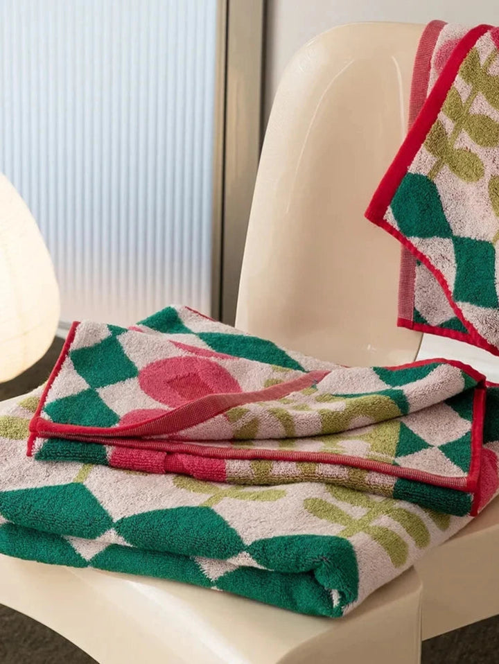 Diamond & Plant Pattern Towels