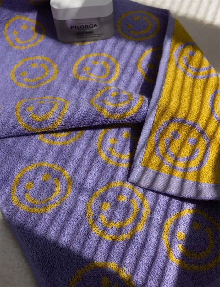 Reversible Smiling Towels