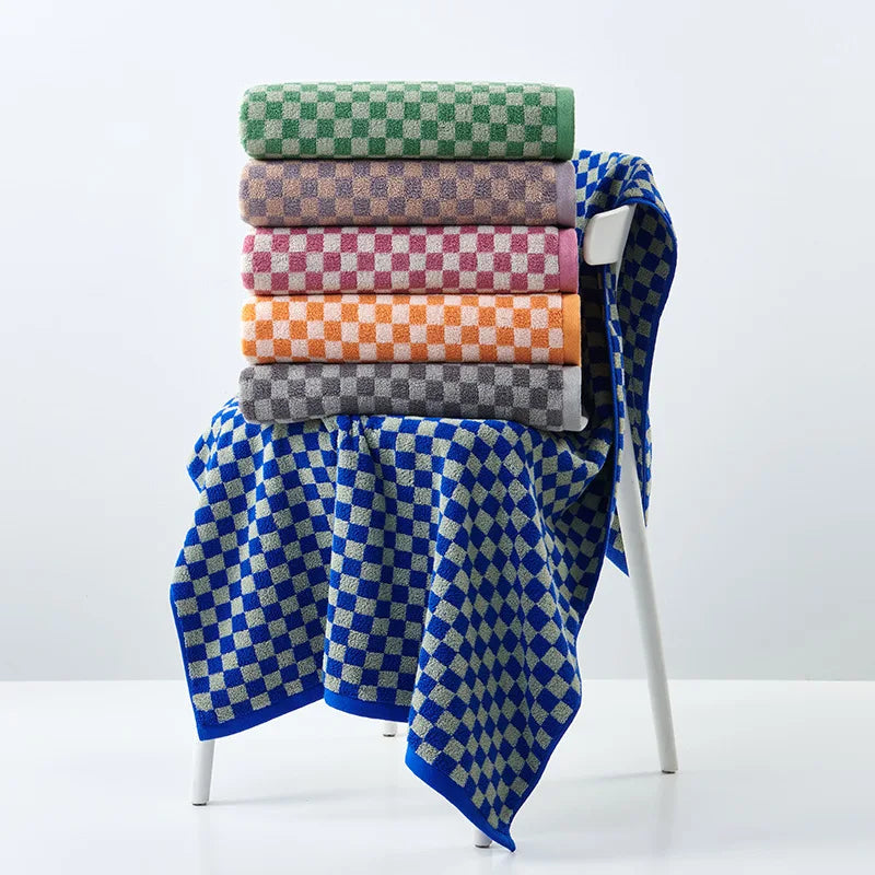 Modern Checkerboard Towels | Checkerboard Towels | itsdecorszn