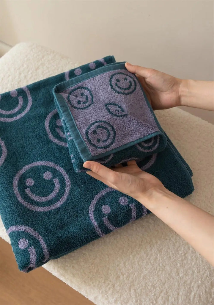 Reversible Smiling Towels