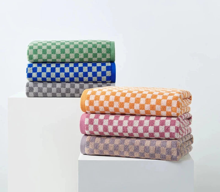 Modern Checkerboard Towels | Checkerboard Towels | itsdecorszn