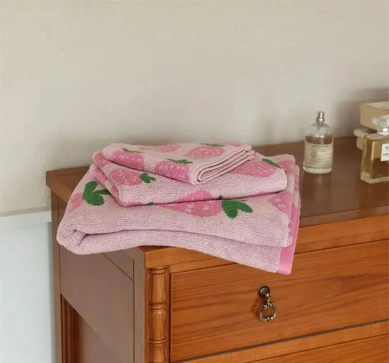 Strawberry Pattern Towels