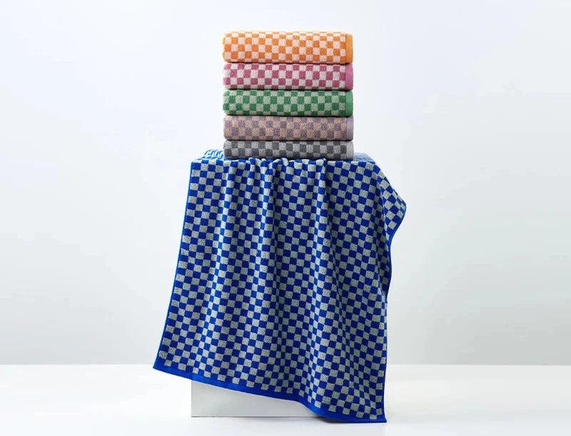 Modern Checkerboard Towels | Checkerboard Towels | itsdecorszn