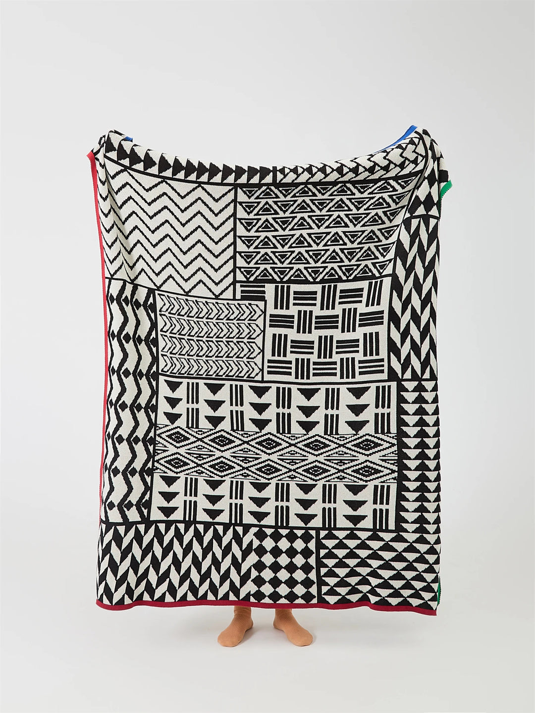 Various Geometric Pattern Blanket with Colorful Trim