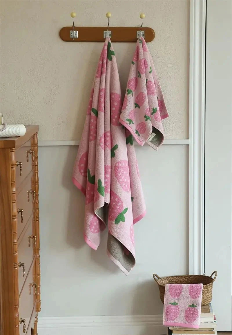 Strawberry Pattern Towels