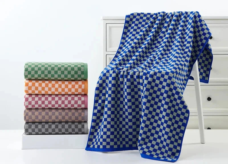 Modern Checkerboard Towels | Checkerboard Towels | itsdecorszn