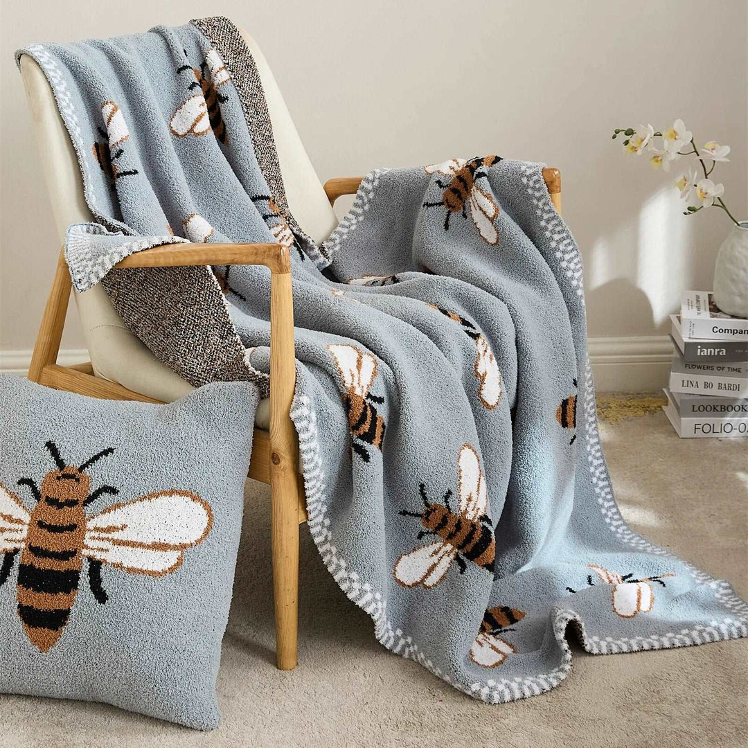 Bee Pattern Blanket Pillows | Bee Blanket Pillows | itsdecorszn