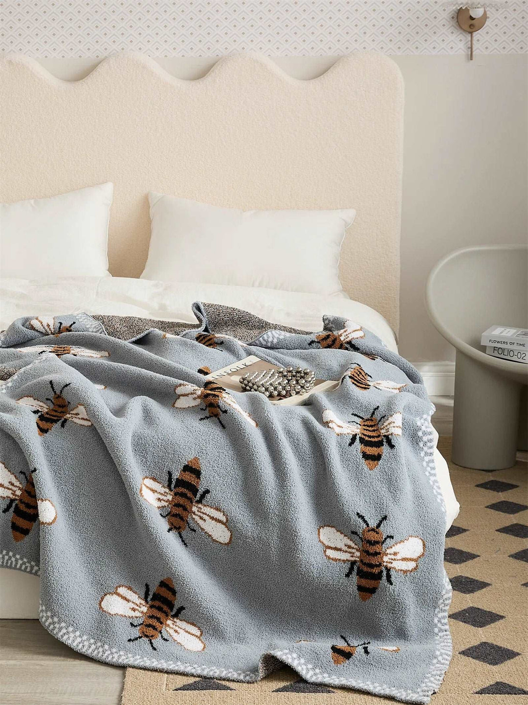 Bee Pattern Blanket + Pillows itsdecorszn