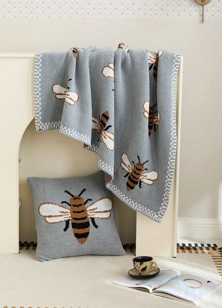 Bee Pattern Blanket + Pillows itsdecorszn
