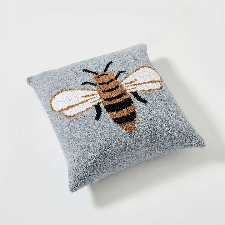 Bee Pattern Blanket + Pillows itsdecorszn