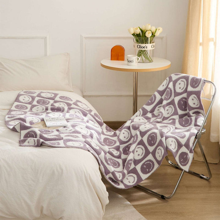 Checkerboard Smiling Blanket | Checkerboard Blanket | itsdecorszn