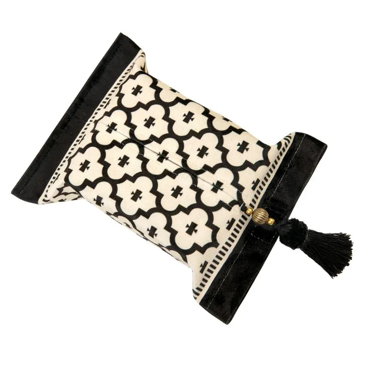 Royal Clover Pattern Tassel Tissue Cover