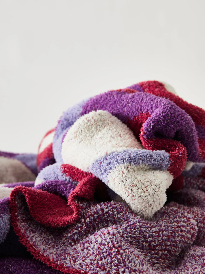 Apple & Leaf Throw Blanket