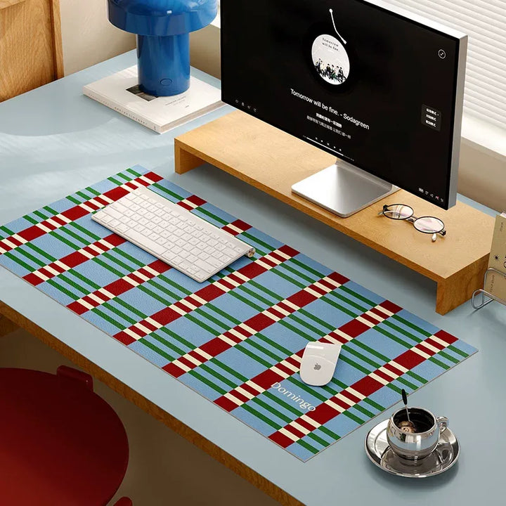 Orange &amp; Blue Color Jumping Desk Mat