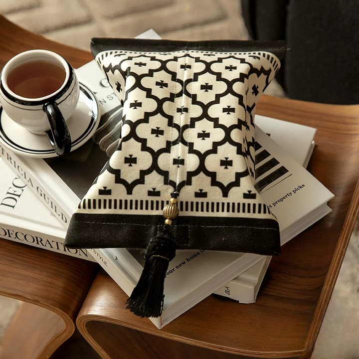 Royal Clover Pattern Tassel Tissue Cover