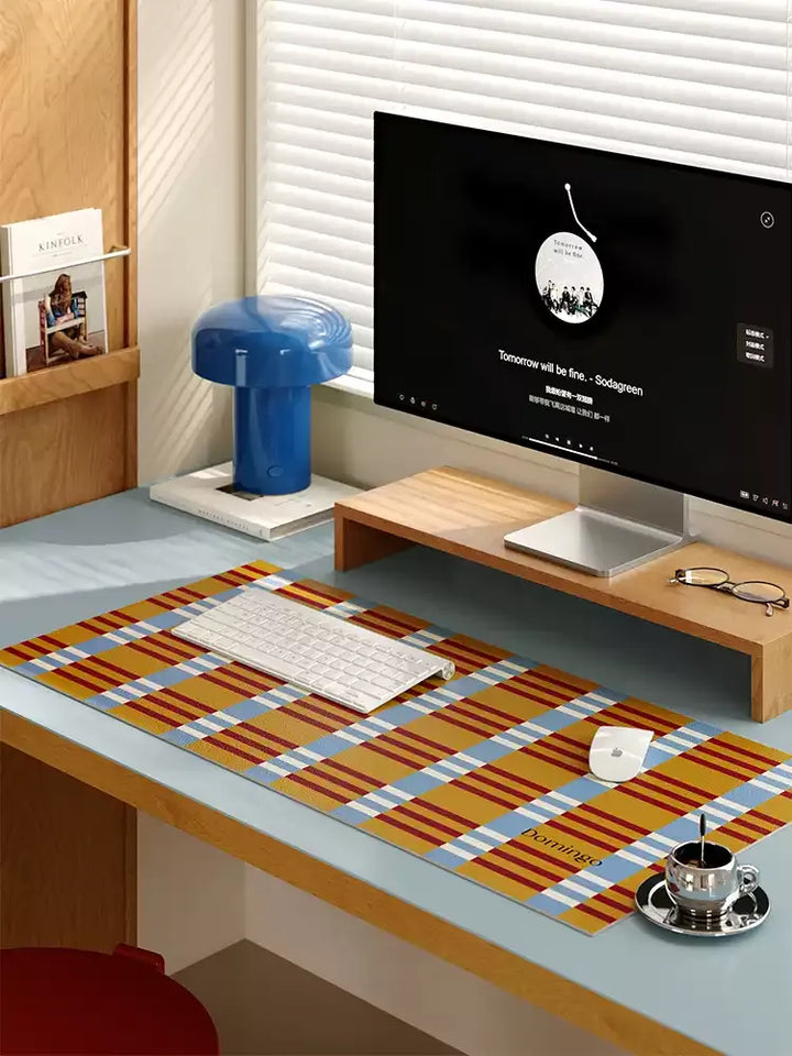 Orange &amp; Blue Color Jumping Desk Mat