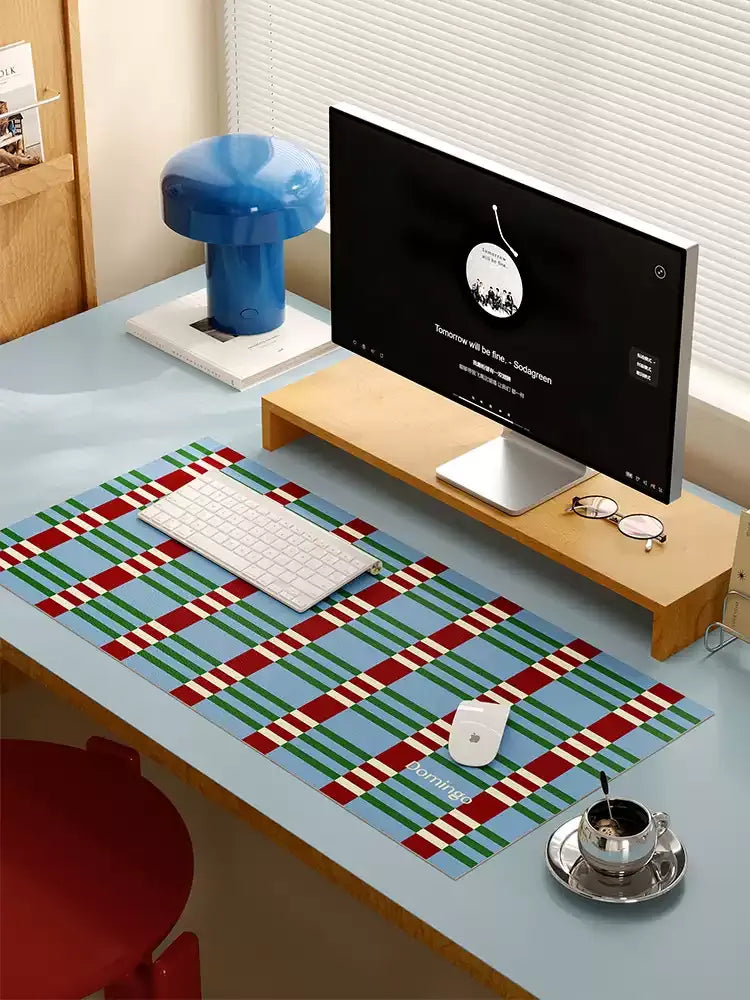 Orange &amp; Blue Color Jumping Desk Mat